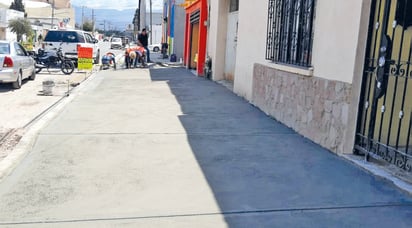 Obras de embanquetado avanzan en la zona comercial de Frontera