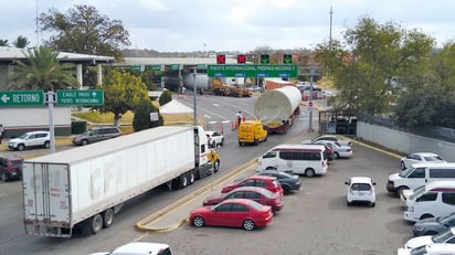 Cierran paso al transporte comercial en Acuña