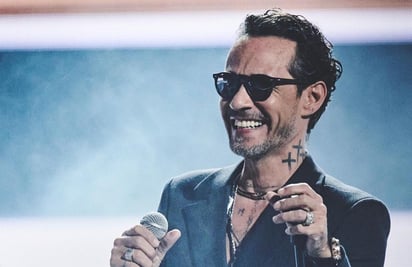 Marc Anthony interrumpe concierto para cantarle a niño con discapacidad visual