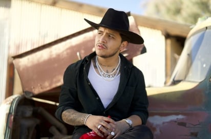 Es denunciado ante la Profepa el cantante Christian Nodal por tener un mono araña