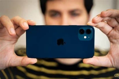 ¿Cuántos días de salario tendrían que invertir para comprar un Iphone 13?