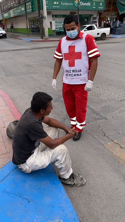 Peatones reportan a sujeto como muerto en Monclova