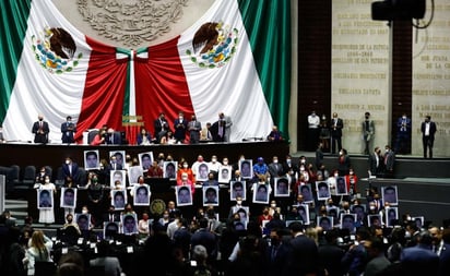 Morena reconoce deuda en caso Ayotzinapa