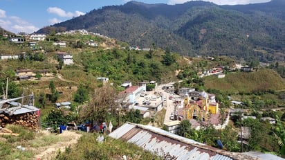 Pobladores de Coicoyán de las Flores liberan a trabajadores de CFE