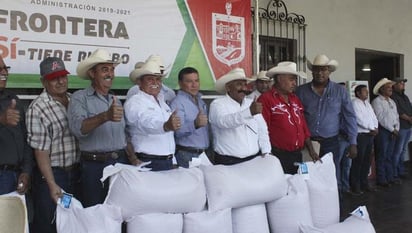 Las comunidades rurales de Escobedo adquieren avena subsidiada al 50%