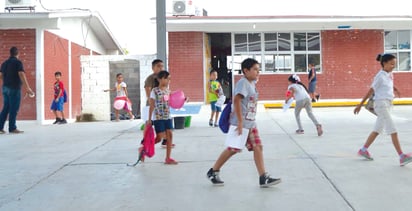 Las escuelas en Piedras Negras operan de manera semipresencial