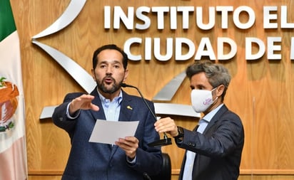 Bernardo Valle asume presidencia provisional del IECM