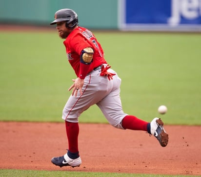 Christian Vázquez pega el triple y los Medias Rojas siguen buscando el comodín