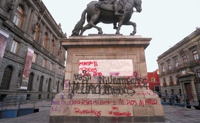 Propone trabajo comunitario para quien dañe monumentos en marchas 