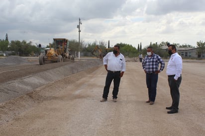 La cancha de futbol se entrega en dos meses en la colonia Emiliano Zapata de Castaños