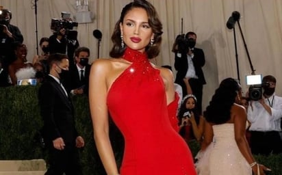 Eiza González enamoró a todos con su look en París Fashion Week