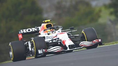 Checo Pérez arranca en sexto en Turquía