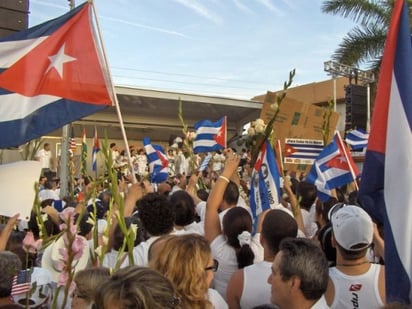 Exilio en Miami apoya marcha en Cuba en aniversario de grito independentista