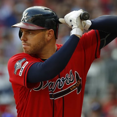 Freddie Freeman pone a los Bravos en la Serie de Campeonato de la Liga Nacional