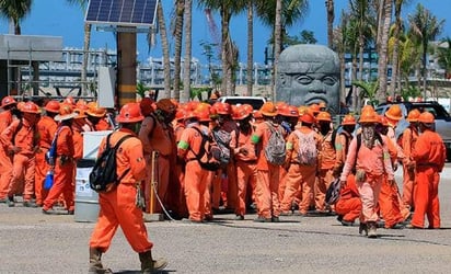 Trabajadores denuncian agresiones en paro de Dos Bocas; reportan al menos 3 heridos