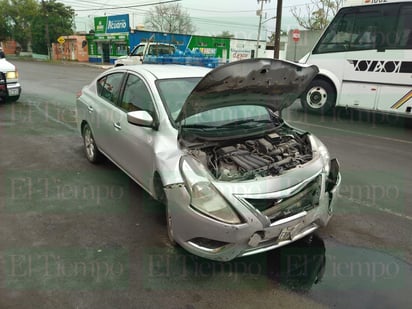 Una mujer terminó lesionada en fuerte choque en calles de Frontera