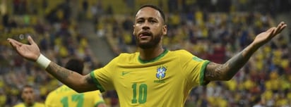 Brasil golea a Uruguay en una brillante actuación de Neymar