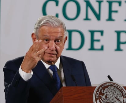 Regularizar autos ‘chocolate’ costará dos mil 500 pesos: AMLO