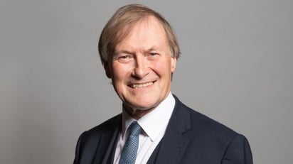 ¿Quién fue el diputado británico, David Amess, apuñalado en un encuentro de electores?