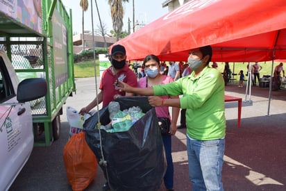 Evento de canje de PET en Biblioteca Harold R. Pape de Monclova