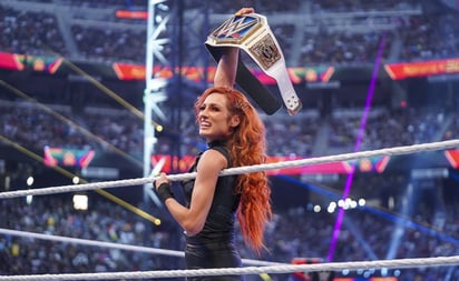 Becky Lynch promete robarse el show en Crown Jewel