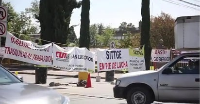 Plantón del Sittge afecta a vendedores en SLP