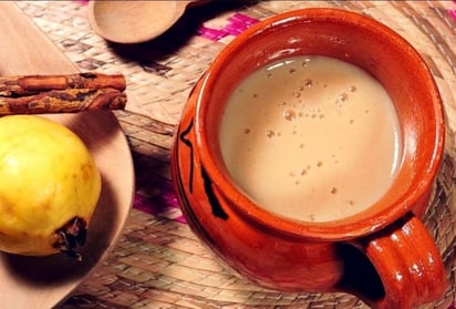 Atole de cempasúchil y guayaba para homenajear a nuestros muertos