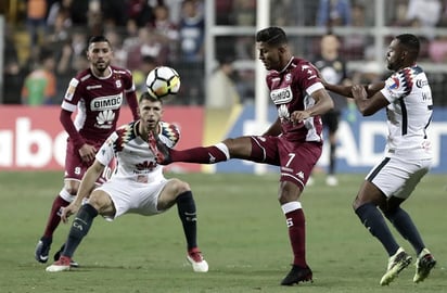  El Saprissa sufre para golpear primero al Comunicaciones en Concacaf