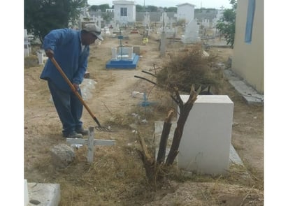 Salud refuerza campaña contra el dengue en el panteón municipal de San Buenaventura 