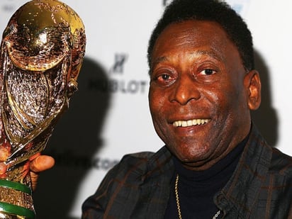 Pelé reaparece en su 81 cumpleaños y asegura que cada vez está 'más joven'