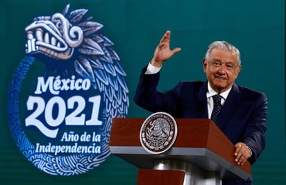 'Ay nanita, pobres alumnos', dice AMLO a Creel