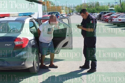 Un sujeto es detenido en Monclova por andar ebrio en la vía pública