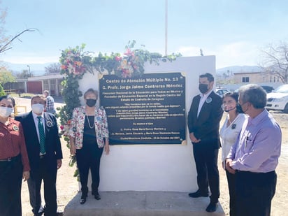 CAM 13 de Monclova rinde homenaje a uno de sus fundadores, inaugurando una placa