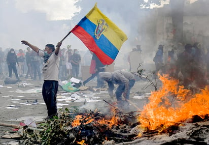 Violencia en Quito marca jornada de protesta contra el presidente de Ecuador