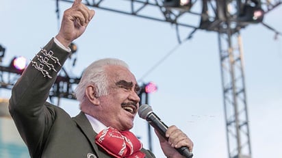 Vicente Fernández deja el área de terapia intensiva en el hospital