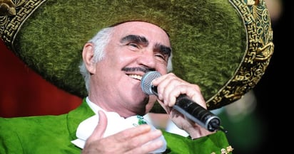 Vicente Fernández sale de terapia intensiva