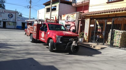 Un corto circuito provoca incendio dentro de domicilio en la colonia Primero de Mayo en Monclova