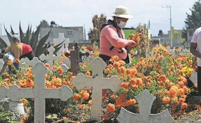 Piden quedarse en casa este Día de Muertos