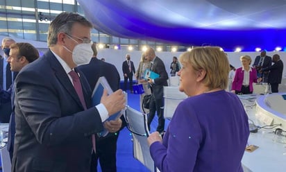 Marcelo Ebrard agradece a Angela Merkel por 'sus 16 años de servicio'