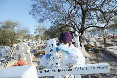 Estado realiza exhumaciones