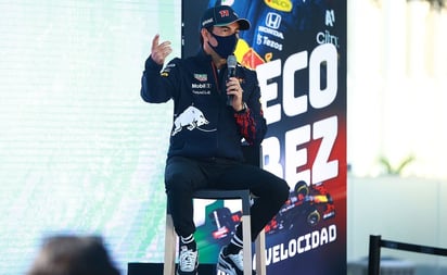 'Checo' Pérez desata la locura de la afición mexicana