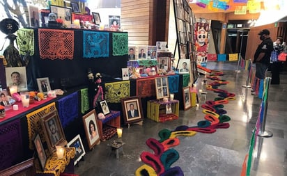 Con ofrenda, cementerio de Tlalnepantla recuerda a sus inquilinos