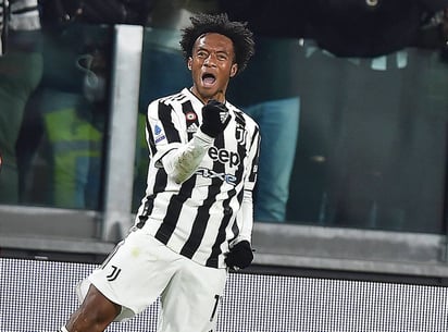 Cuadrado salva al Juventus en el 91