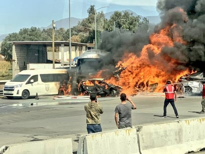 Accidente múltiple en la autopista México-Puebla dejó 15 muertos y un auto incendiado