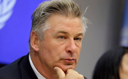 Alec Baldwin reclama la presencia de un policía en los rodajes tras incidente