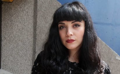 Mon Laferte confiesa que su disco '1940 Carmen' es hormonal e improvisado