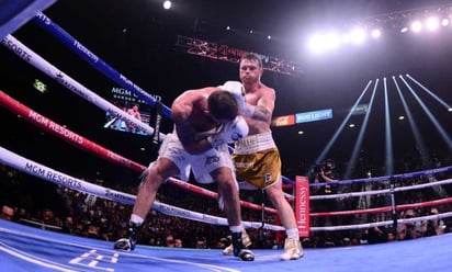 Revelan la plática que tuvo el Canelo Álvarez con Caleb Plant arriba del ring