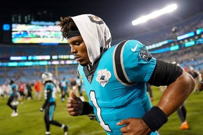 Cam Newton regresa a Panthers  