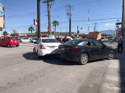 Un accidente automovilístico deja saldo de varios miles de pesos en daños materiales en Monclova