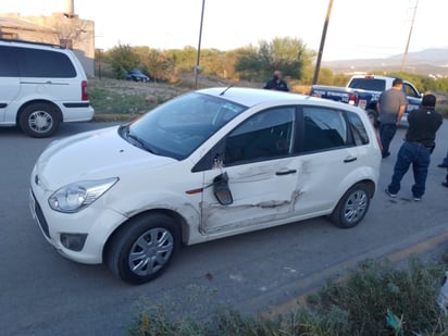 Ambulancia del SAMU choca contra automóvil en Monclova